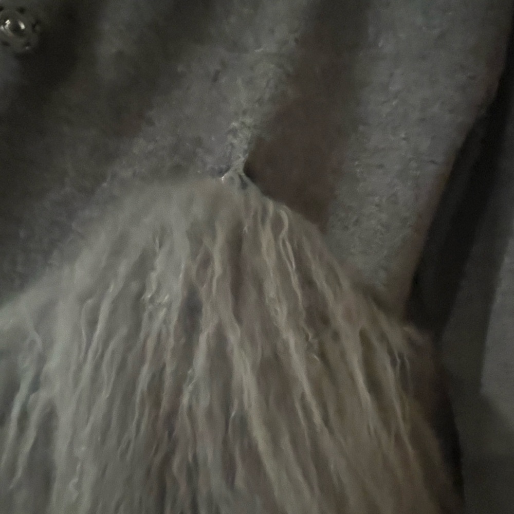 Grey jacket cashmere detachable pocket with fur. New. Size 6